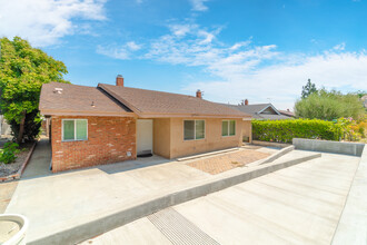 4117 E Mendez St in Long Beach, CA - Building Photo - Primary Photo