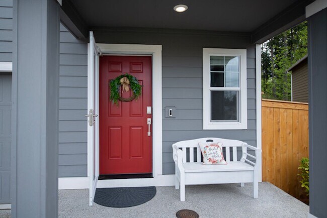 1118 Swan Loop in Dupont, WA - Building Photo - Building Photo
