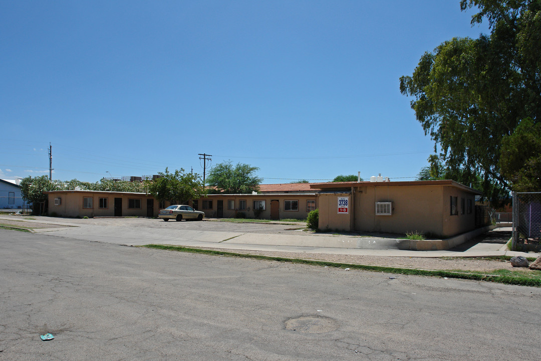 3742 S 7th Ave in Tucson, AZ - Foto de edificio