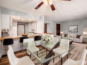 8237 Goldsmith Dr in Reynoldsburg, OH - Building Photo - Building Photo