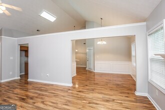 7140 Regent Ct in Flowery Branch, GA - Building Photo - Building Photo