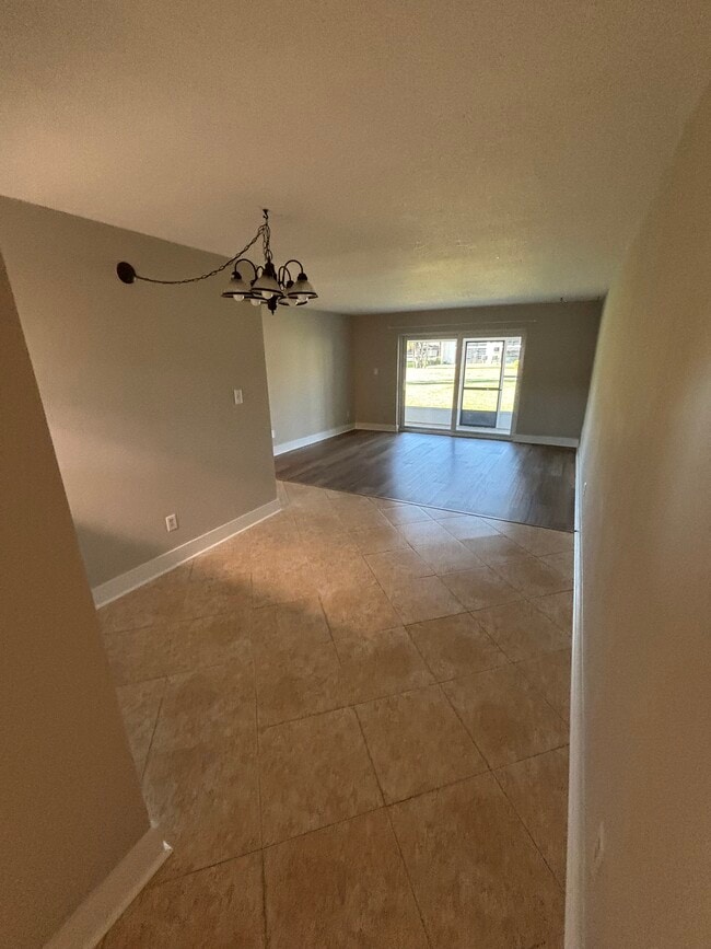 4956 Harbor Villa Ln, Unit 105 in New Port Richey, FL - Foto de edificio - Building Photo