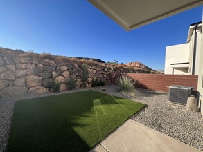 754 E Desert Cactus Dr in Washington, UT - Building Photo - Building Photo