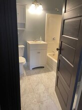 18 Crystal St in Worcester, MA - Building Photo - Building Photo