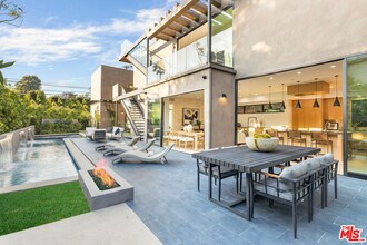 1011 Georgina Ave in Santa Monica, CA - Building Photo - Building Photo