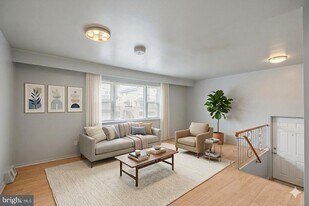 7727 Langdon St in Philadelphia, PA - Building Photo