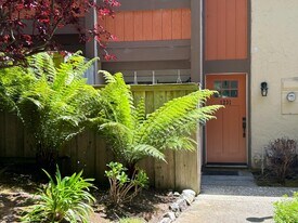 1231 Oddstad Blvd in Pacifica, CA - Building Photo