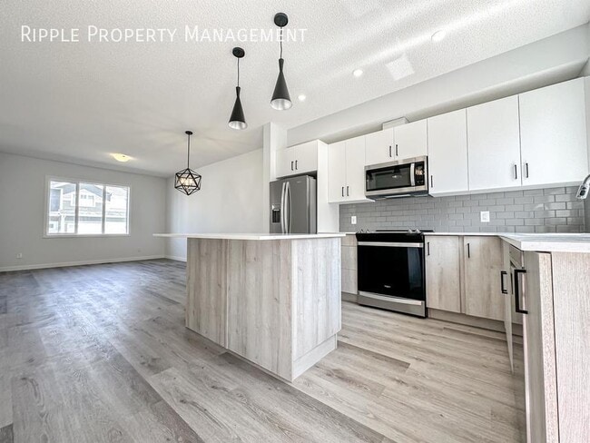 137 Red Embers Square in Calgary, AB - Building Photo - Building Photo