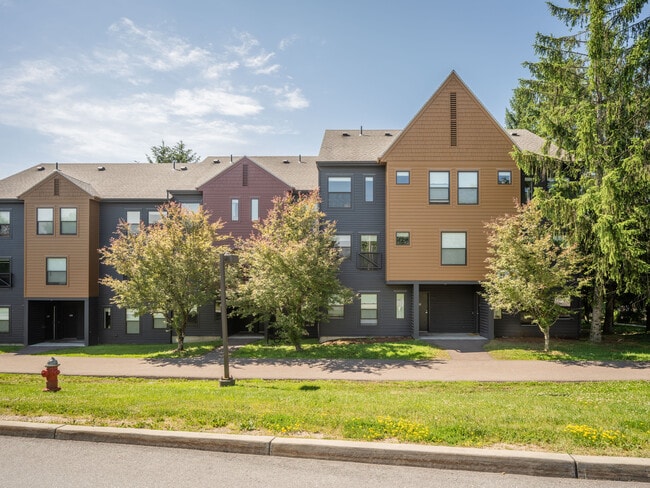 Redstone Commons; Student Housing