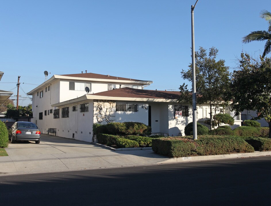 3782 S Bronson Ave in Los Angeles, CA - Foto de edificio