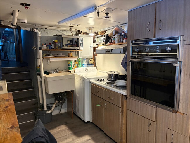 8 Brackett Rd in Framingham, MA - Foto de edificio - Building Photo