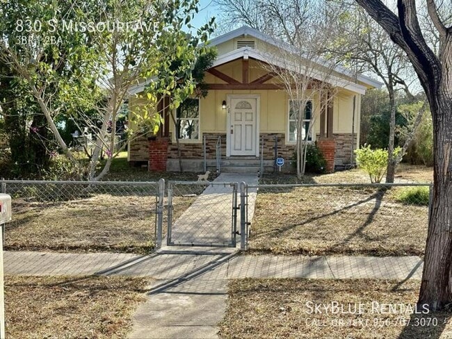 property at 830 S Missouri Ave