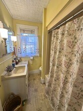 19 Oak St in Orono, ME - Building Photo - Building Photo