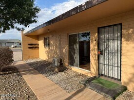 1955 E 8th St in Douglas, AZ - Building Photo