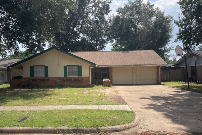 property at 2314 Normandy Dr