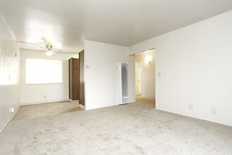 Pine Terrace Apartments in Concord, CA - Foto de edificio - Interior Photo