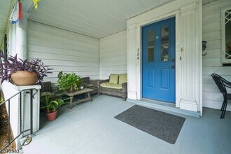 124 Midland Ave in Montclair, NJ - Building Photo - Building Photo