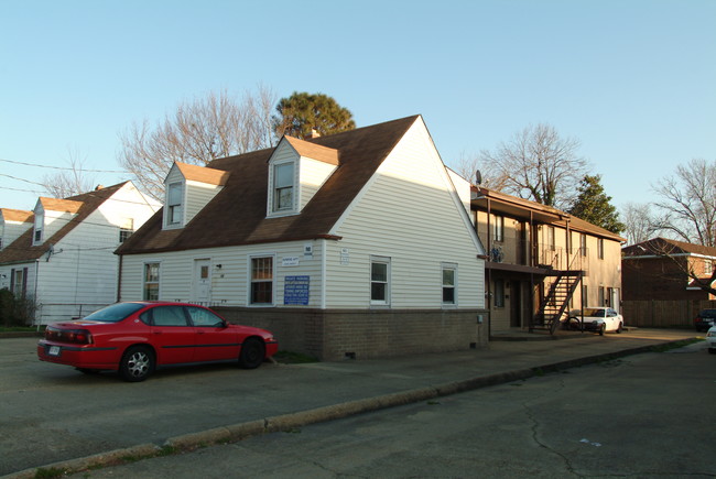 325 E Little Creek Rd in Norfolk, VA - Building Photo - Building Photo