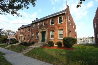 2736 Minnesota Ave SE in Washington, DC - Building Photo - Building Photo