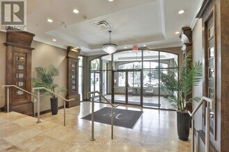 205 Lakeshore Rd W in Oakville, ON - Building Photo - Building Photo