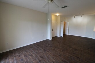 625 Fairway Dr, Unit 302 in St. Augustine, FL - Foto de edificio - Building Photo