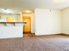 913 Westridge Dr in Junction City, KS - Building Photo - Building Photo