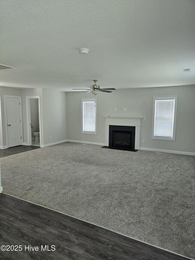 309 Samuel Run Dr in Jacksonville, NC - Building Photo - Building Photo