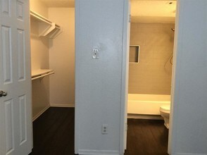 217 Pine Meadow Dr-Unit -D in Kennedale, TX - Building Photo - Building Photo