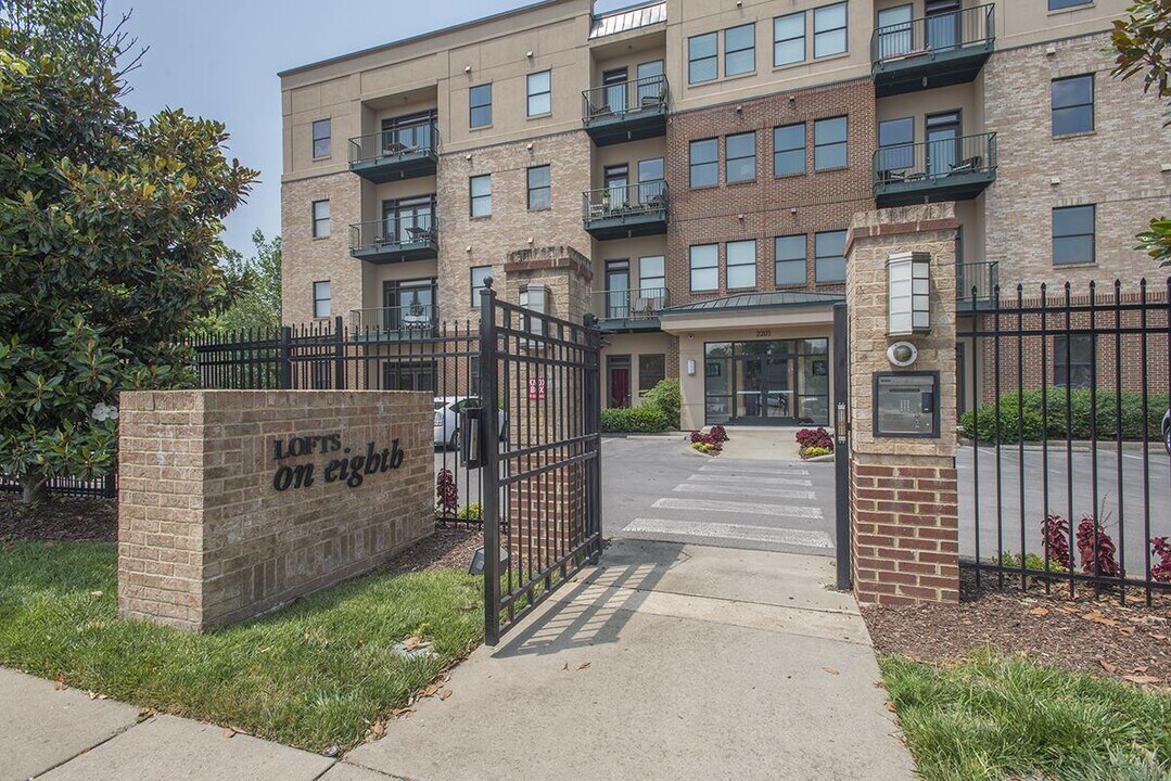 2201 8th Ave S in Nashville, TN - Building Photo