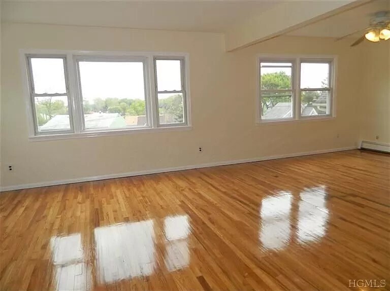 225 Trenchard St in Yonkers, NY - Building Photo