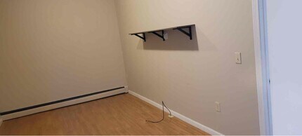 7 School St in Claremont, NH - Foto de edificio - Building Photo