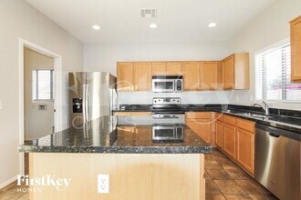 15078 N 172nd Ln in Surprise, AZ - Building Photo - Building Photo
