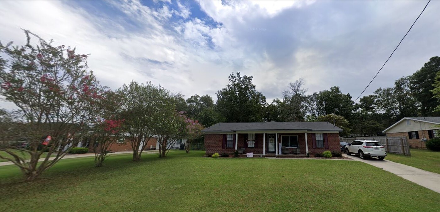 139 Thomas Dr in Martinez, GA - Building Photo