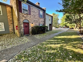 280 S Hill Ave, Unit C102 in Fayetteville, AR - Foto de edificio - Building Photo