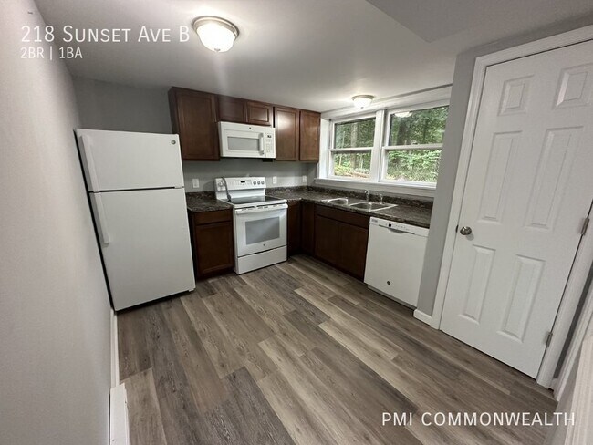 218 Sunset Ave in Charlottesville, VA - Building Photo - Building Photo