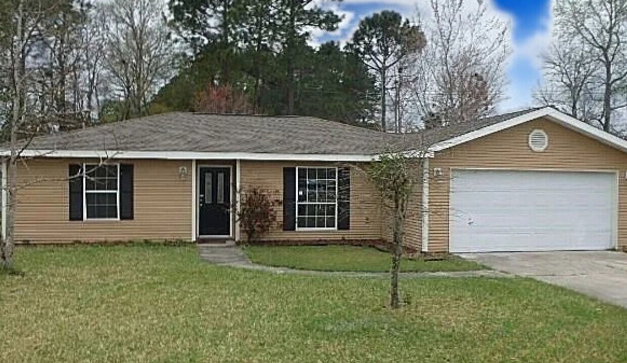 1200 Sussex Pl in St. Marys, GA - Building Photo