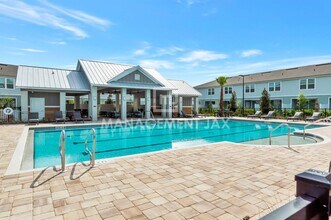8348 Asteroid St in Jacksonville, FL - Building Photo - Building Photo