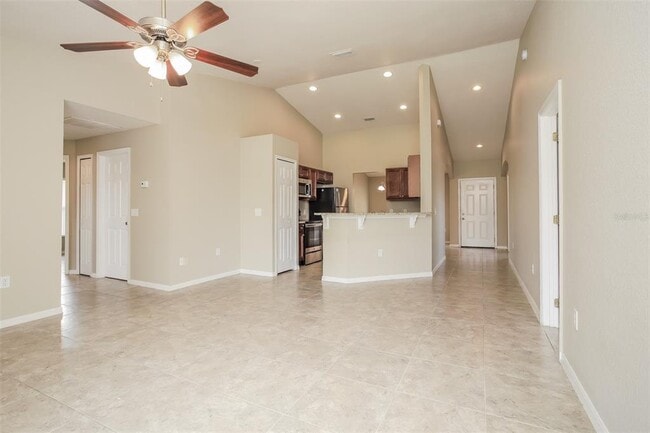 1903 Ray Pl in Poinciana, FL - Building Photo - Building Photo