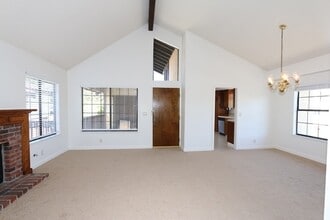 13731 Seagate Dr in San Leandro, CA - Building Photo - Building Photo