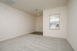 243 Babbling Brk Dr in Clayton, NC - Building Photo - Building Photo