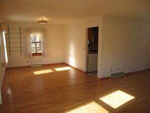 2010 Harley Dr in Fitchburg, WI - Building Photo - Building Photo