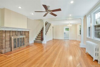 806 Pelhamdale Ave in New Rochelle, NY - Building Photo - Building Photo