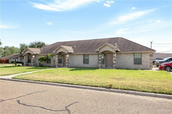 129 Delma St in Weslaco, TX - Building Photo - Building Photo