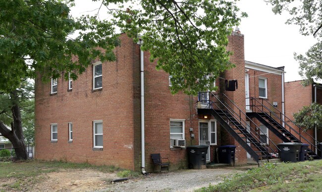 6020 Clay St NE in Washington, DC - Foto de edificio - Building Photo