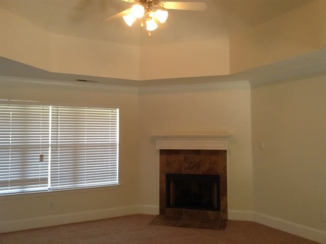 1827 Leann Ln in Irving, TX - Foto de edificio - Building Photo