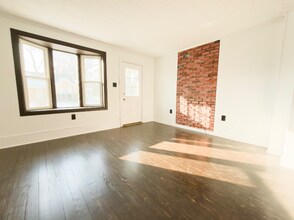 14 Linden St in Stroudsburg, PA - Foto de edificio - Building Photo