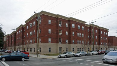 Broad and Belvidere Student Apartments in Richmond, VA - Building Photo - Building Photo