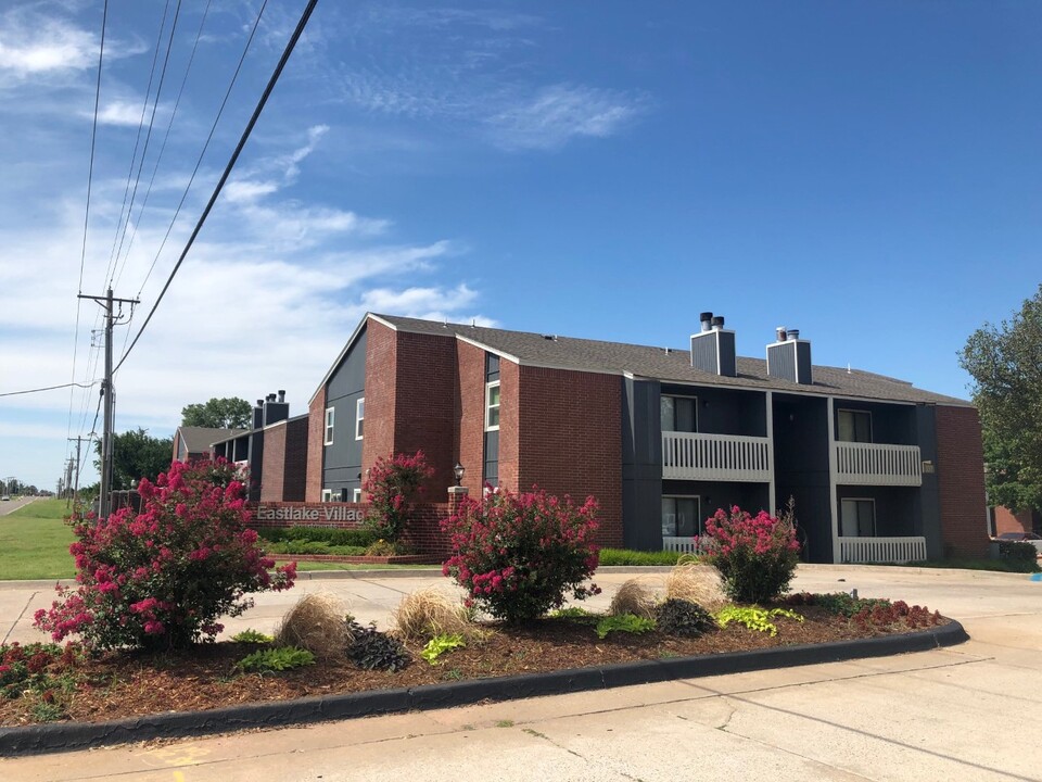 Eastlake Village Apartments in Oklahoma City, OK - Building Photo