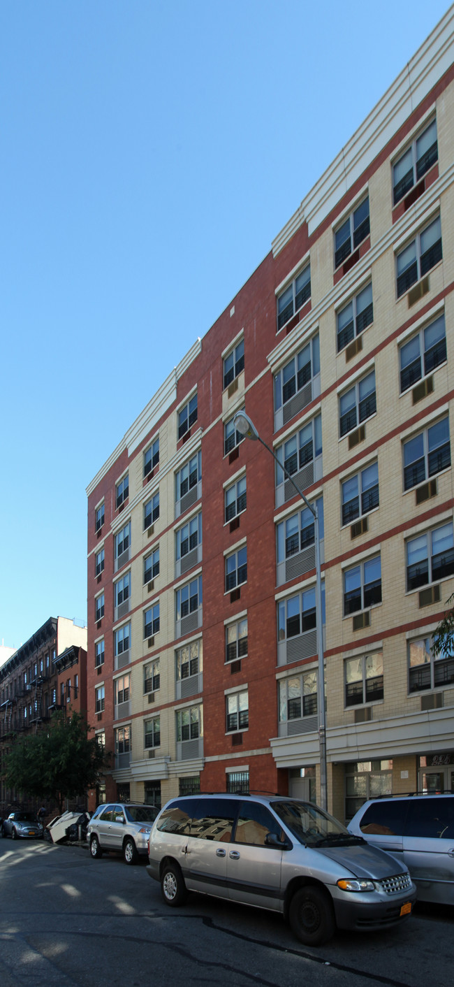 Friendly Hands Apartments in New York, NY - Foto de edificio - Building Photo