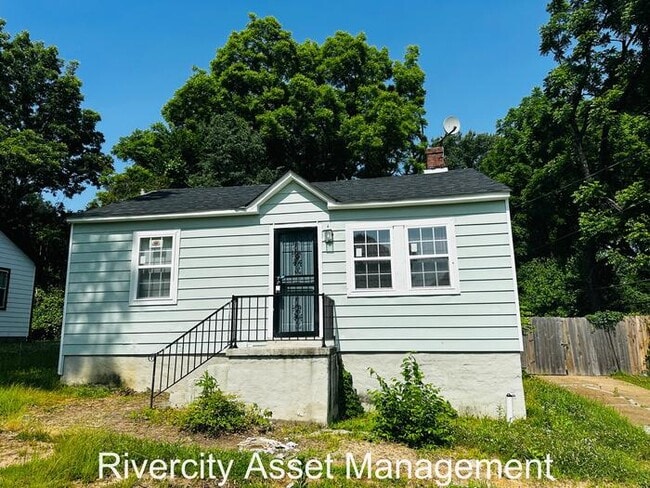 property at 3633 Winston Dr